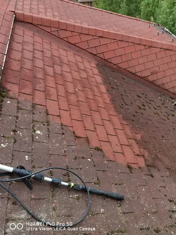 Чистка крыши от мха до после